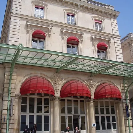 Kyriad 10 - Gare De L'est Otel