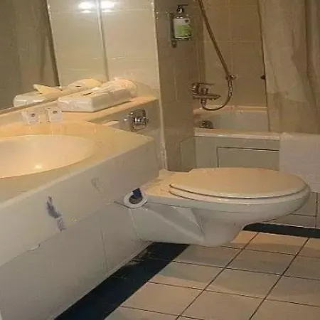 Hotel Kyriad 10 - Gare De L'est