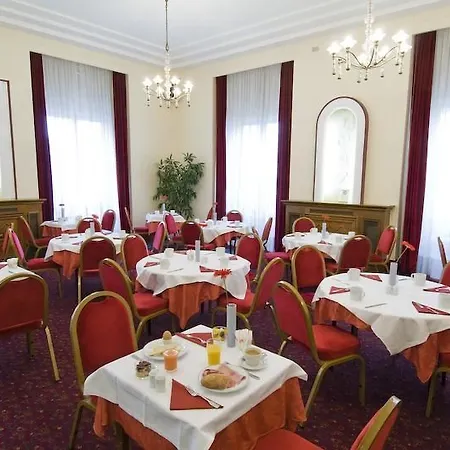 Kyriad 10 - Gare De L'est Paris