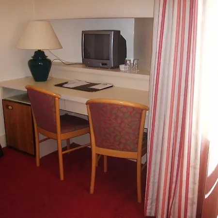 Kyriad 10 - Gare De L'est Hotel Paris