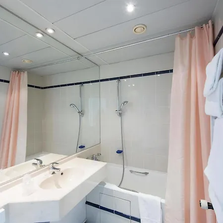 Hotel Kyriad 10 - Gare De L'est 3*