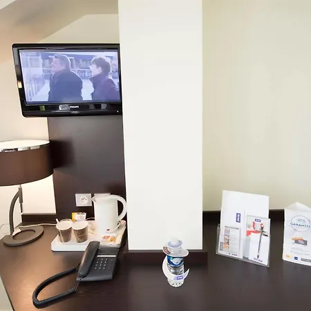 Kyriad 10 - Gare De L'est 3* Paris