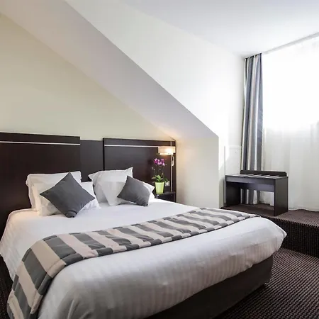 Hotel Kyriad 10 - Gare De L'est