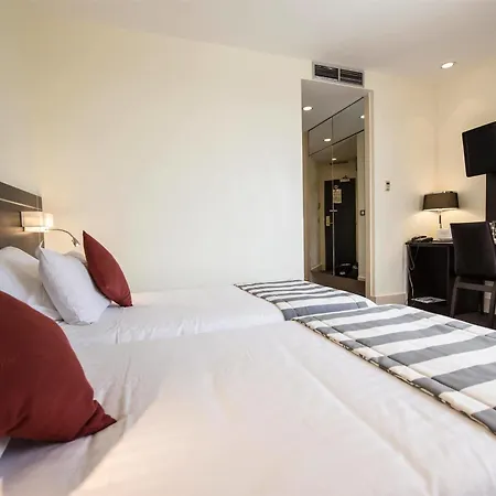 Kyriad 10 - Gare De L'est Hotel 3*