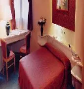 Kyriad 10 - Gare De L'est Hotel Paris